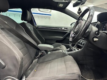 Used Volkswagen Golf 2017 for sale - 77510541: Photo