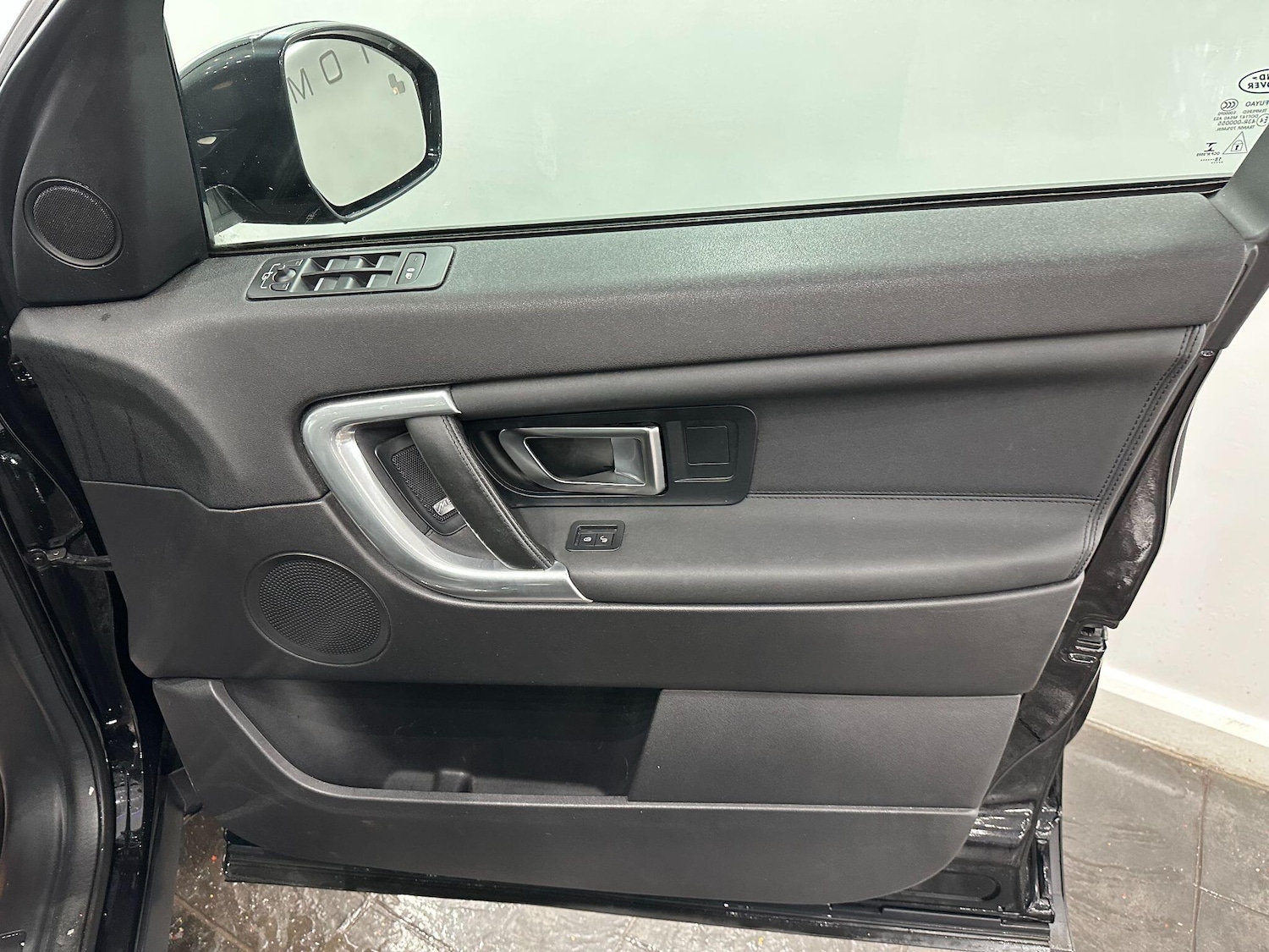 Used Land Rover Discovery Sport 2018 for sale - 76936544: Photo 30