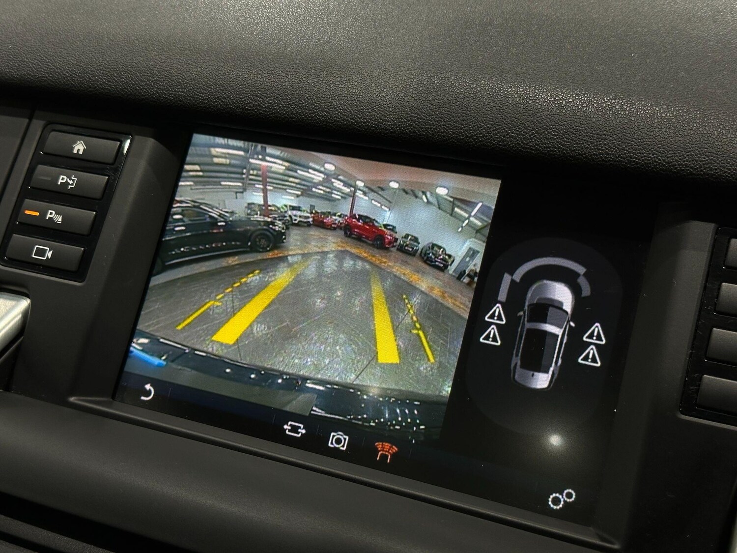 Used Land Rover Discovery Sport 2018 for sale - 76936544: Photo 42