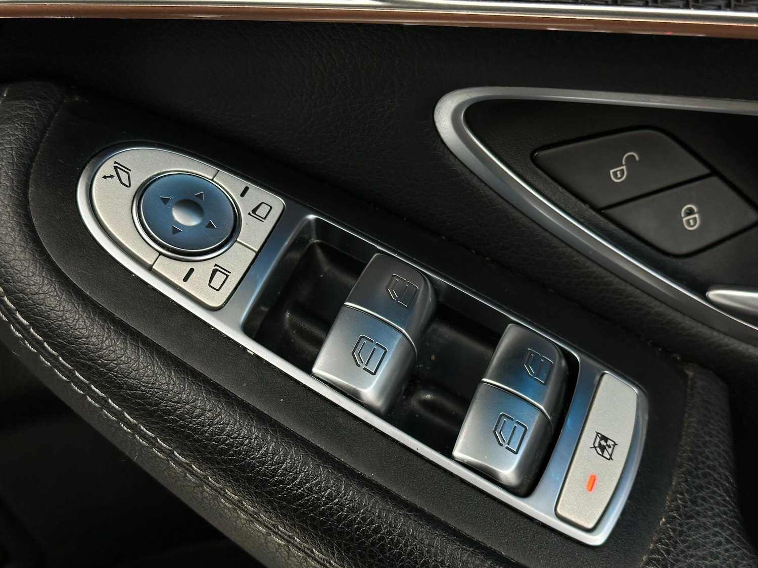 Used Mercedes-Benz EQC 2021 for sale - 76702457: Photo 32