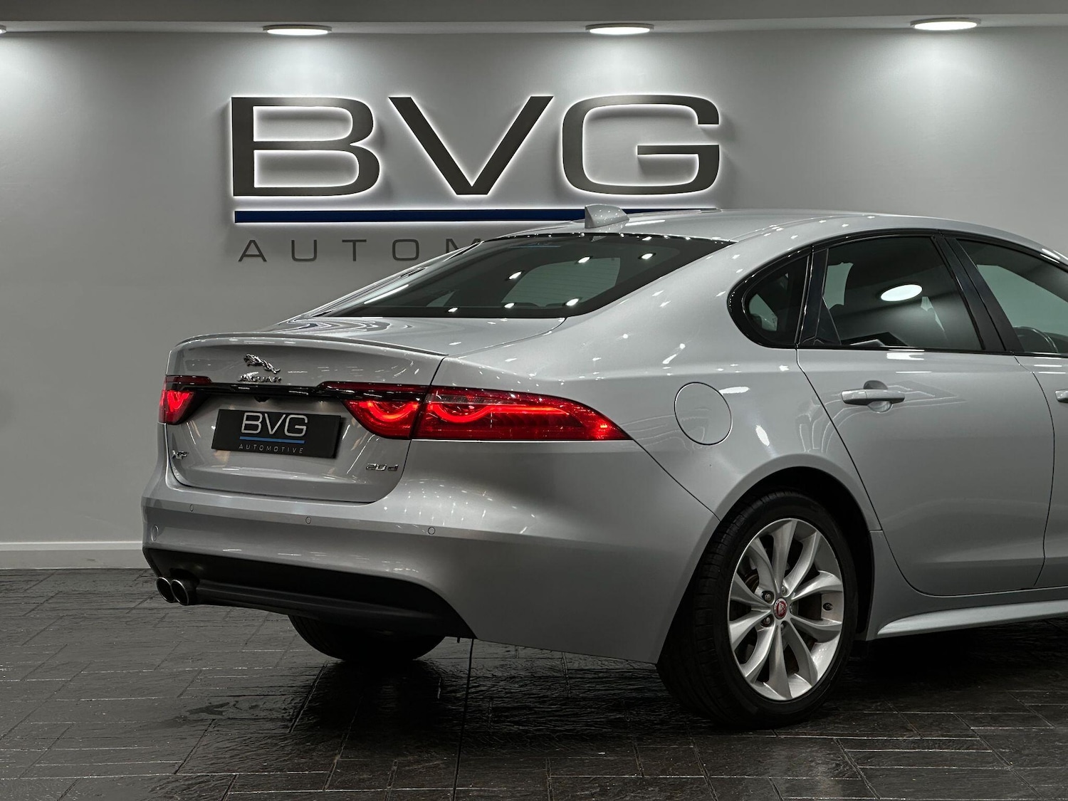 Used Jaguar XF 2016 for sale - 76832836: Photo 18