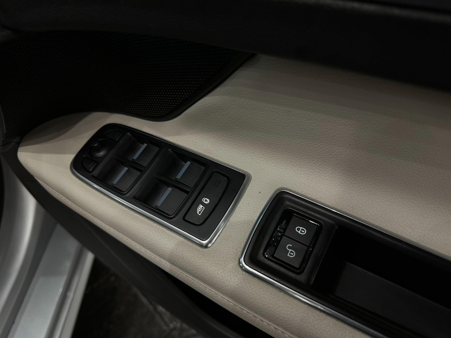 Used Jaguar XF 2016 for sale - 76832836: Photo 28