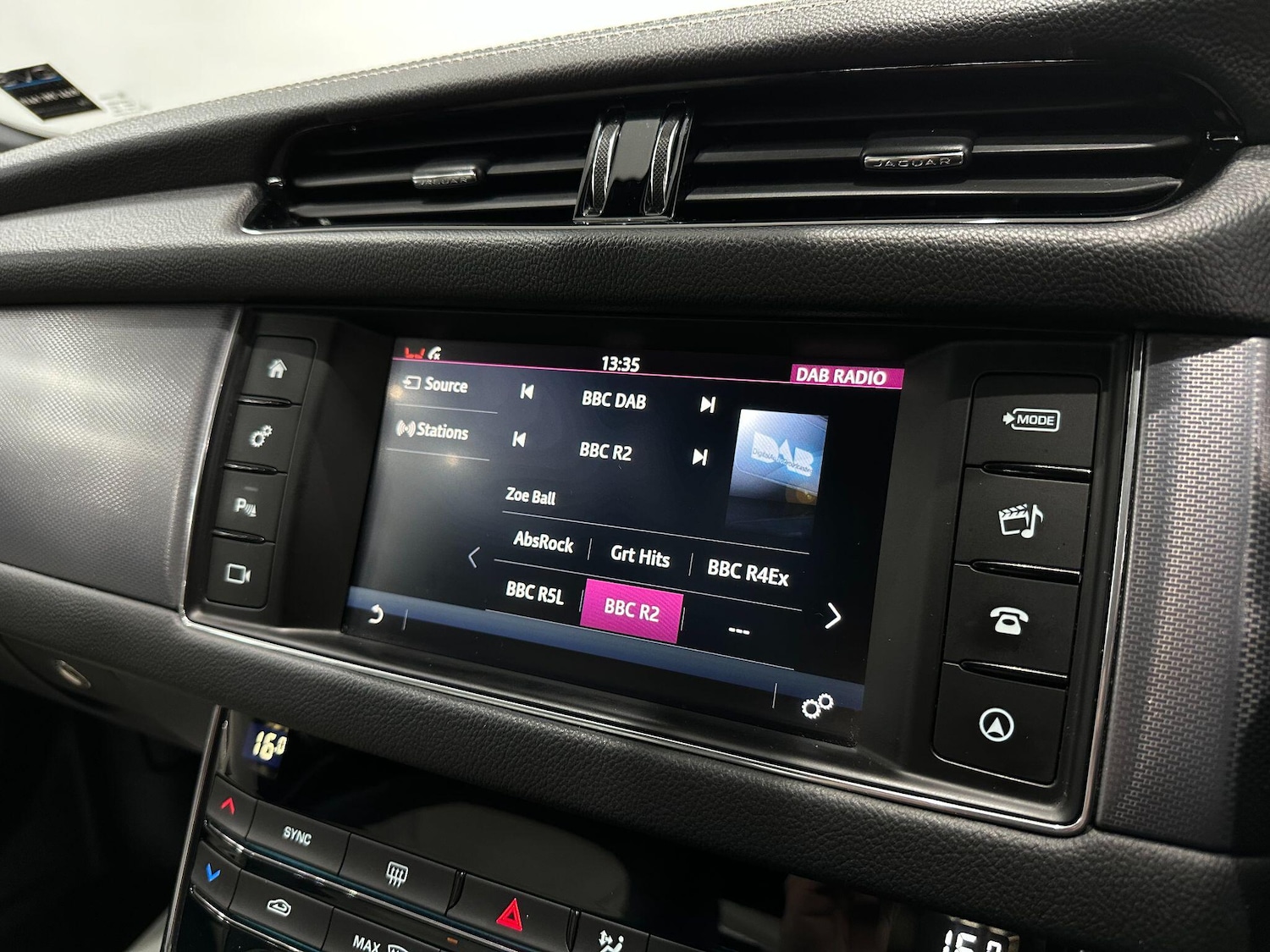 Used Jaguar XF 2016 for sale - 76832836: Photo 35