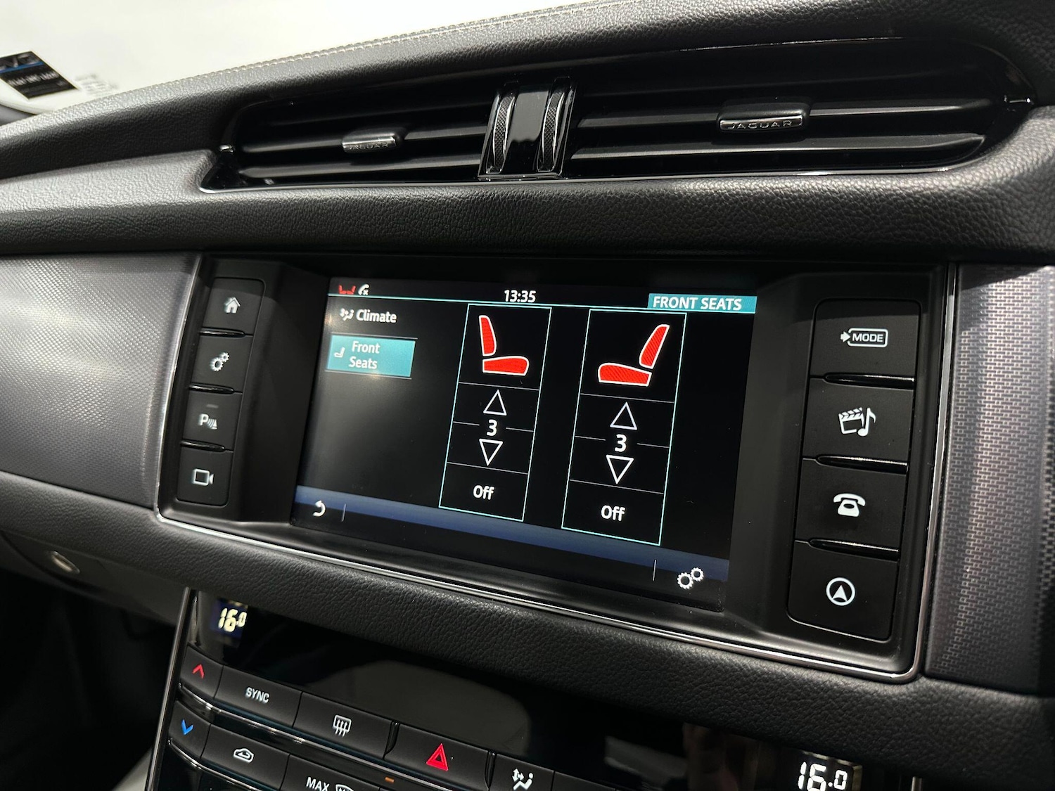 Used Jaguar XF 2016 for sale - 76832836: Photo 36