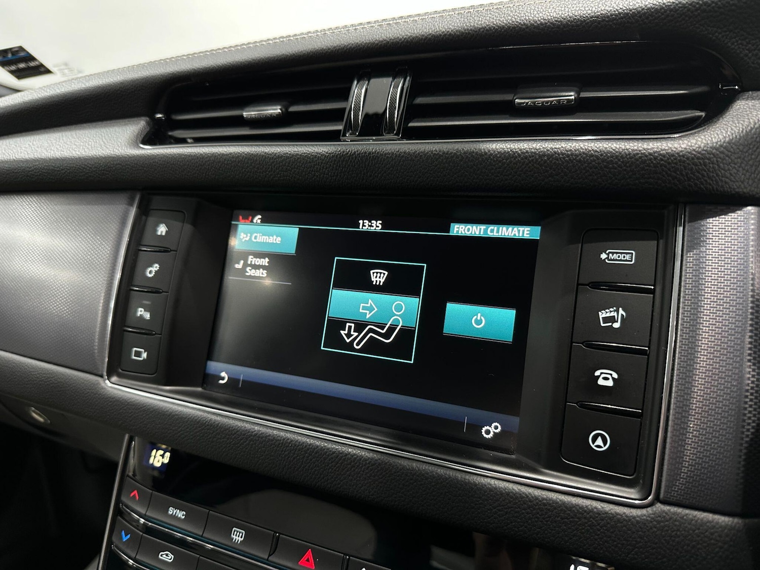 Used Jaguar XF 2016 for sale - 76832836: Photo 39