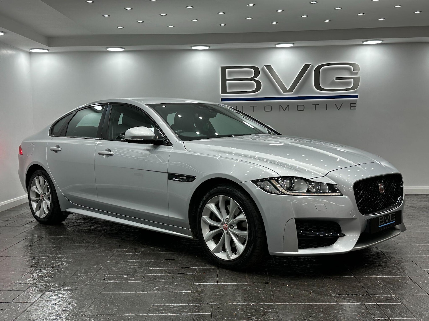 Used Jaguar XF 2016 for sale - 76832836: Photo 4
