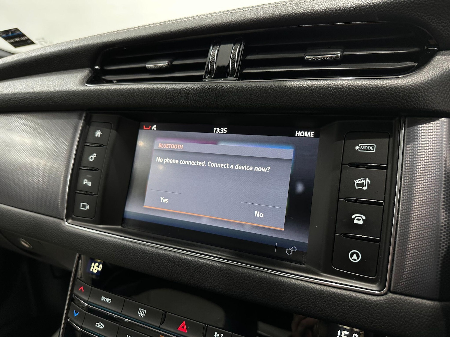 Used Jaguar XF 2016 for sale - 76832836: Photo 40