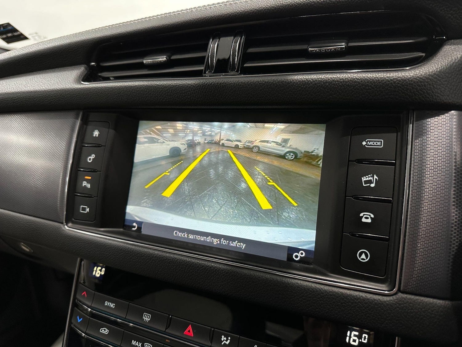 Used Jaguar XF 2016 for sale - 76832836: Photo 43