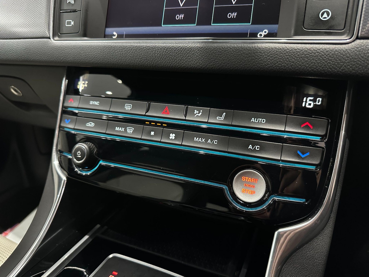 Used Jaguar XF 2016 for sale - 76832836: Photo 44