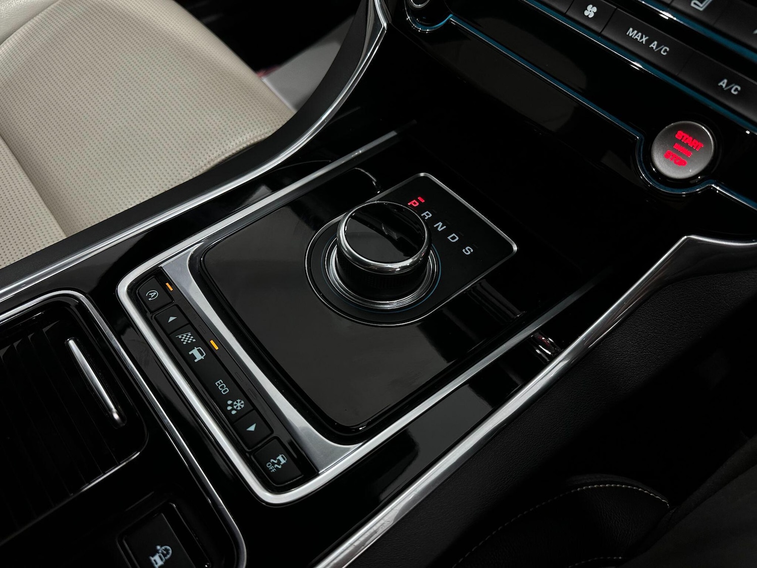 Used Jaguar XF 2016 for sale - 76832836: Photo 45