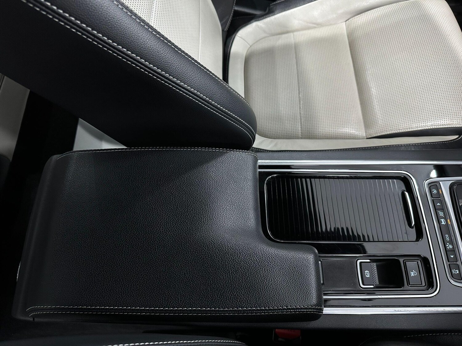 Used Jaguar XF 2016 for sale - 76832836: Photo 46