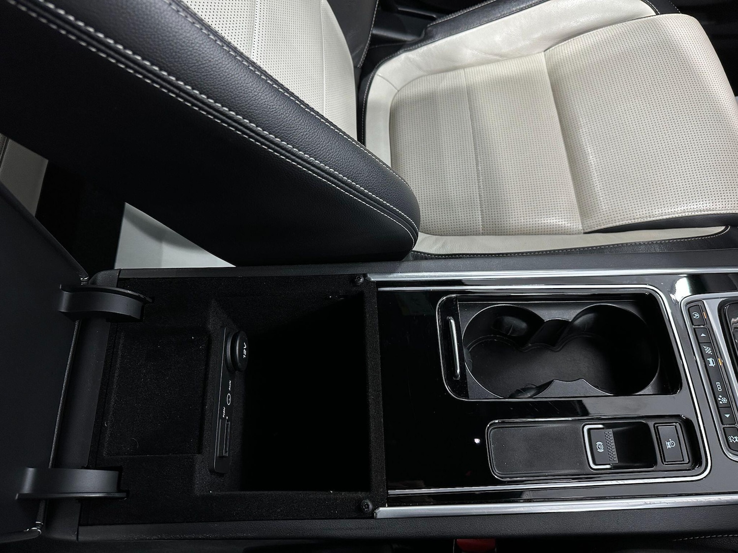 Used Jaguar XF 2016 for sale - 76832836: Photo 47