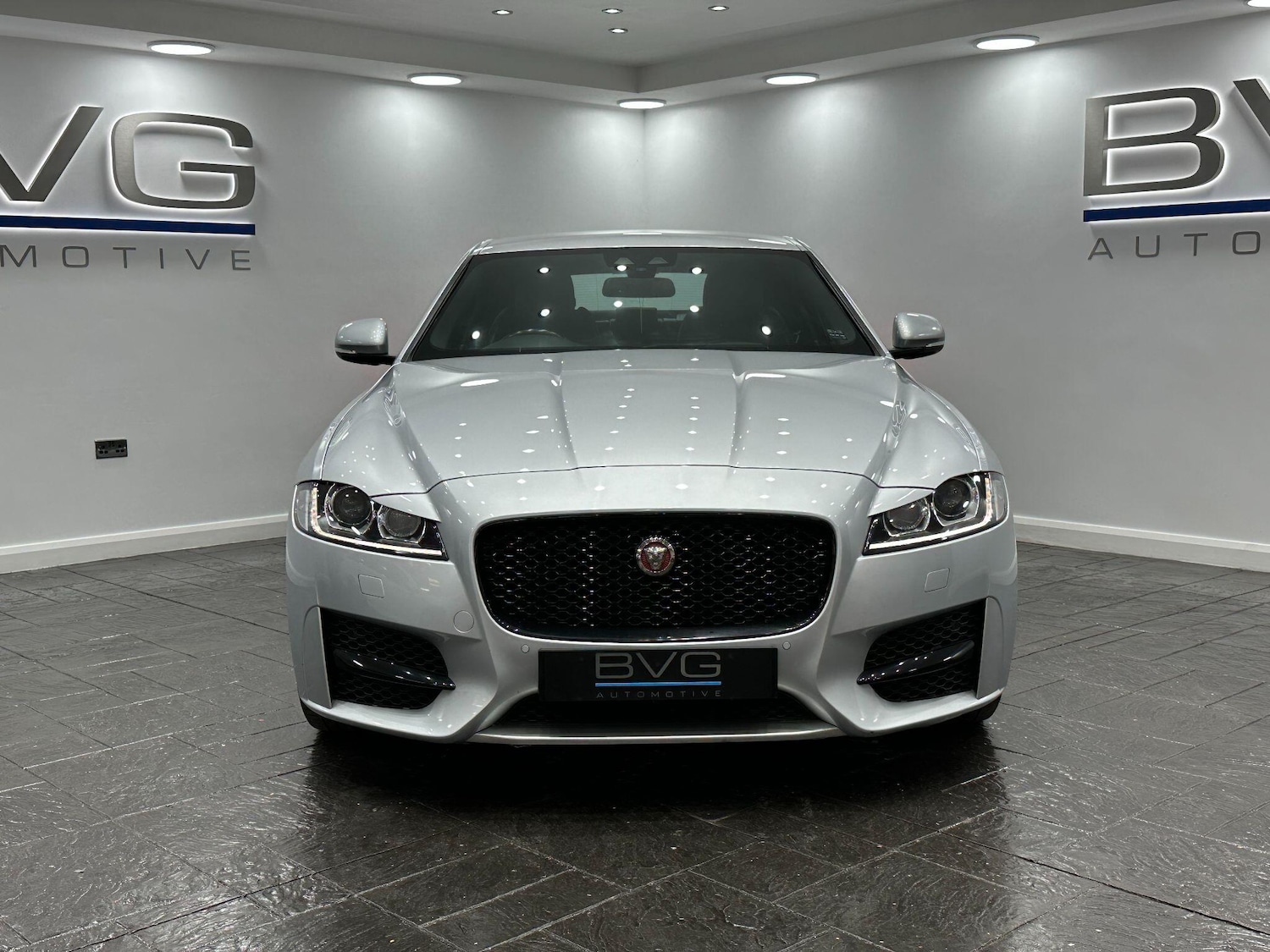 Used Jaguar XF 2016 for sale - 76832836: Photo 5
