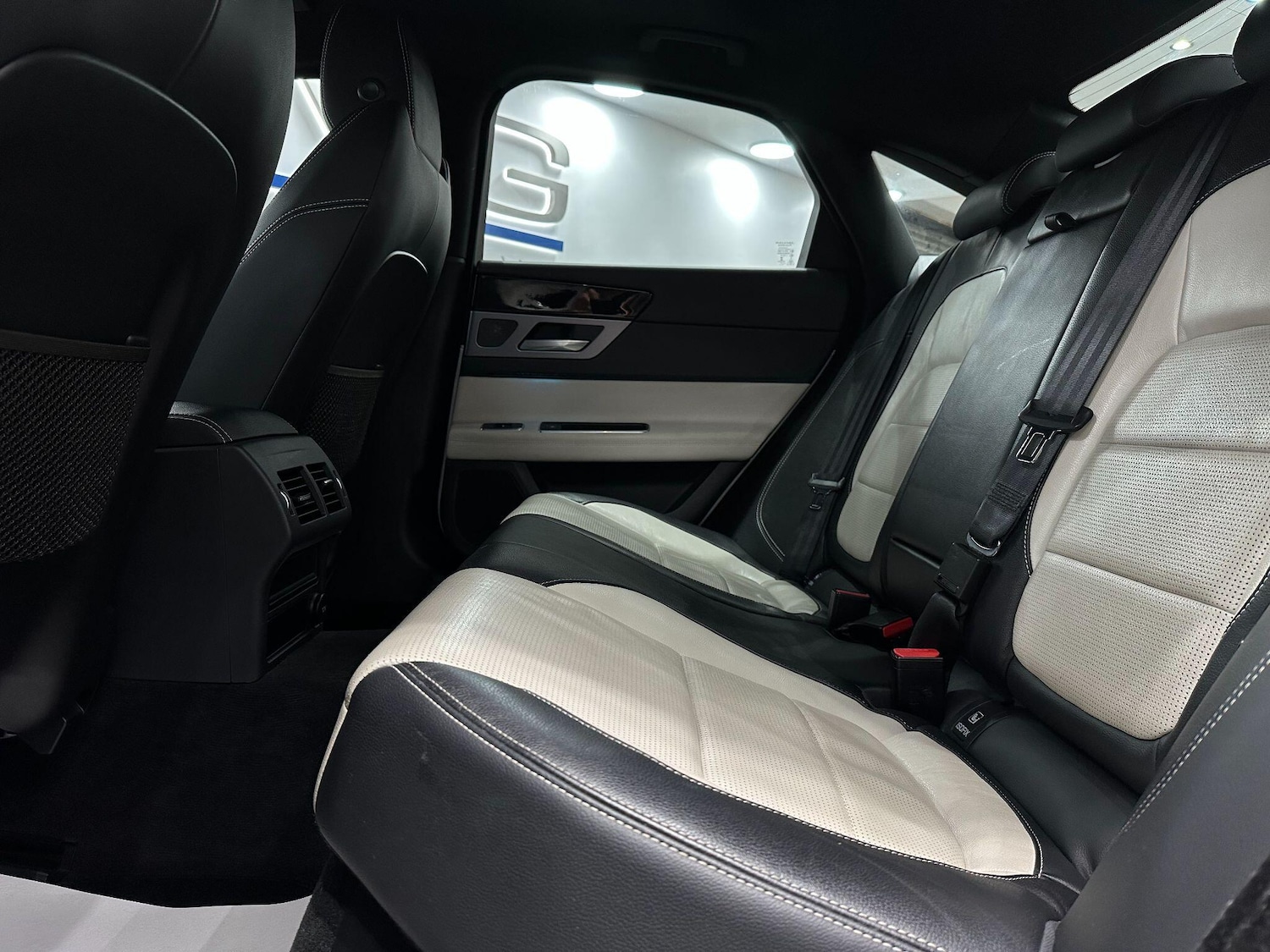 Used Jaguar XF 2016 for sale - 76832836: Photo 59