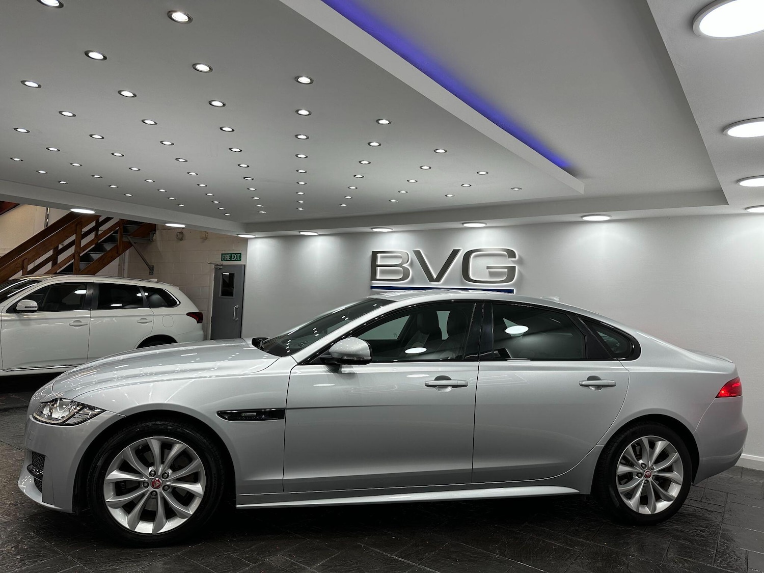 Used Jaguar XF 2016 for sale - 76832836: Photo 8