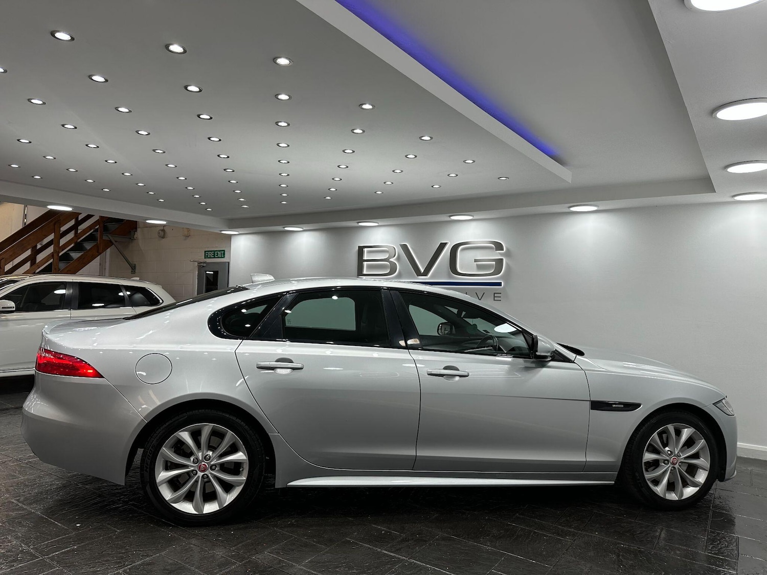 Used Jaguar XF 2016 for sale - 76832836: Photo 9