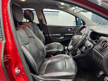 Used Renault Captur 2017 for sale - 76549681: Photo