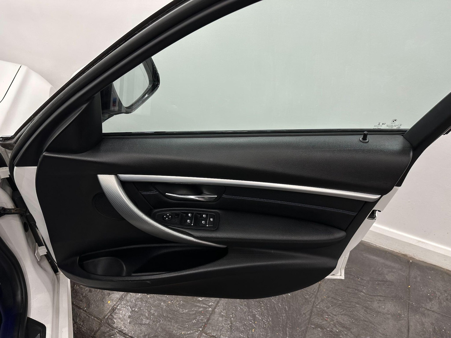 Used BMW 3 Series 2018 for sale - 76714714: Photo 27