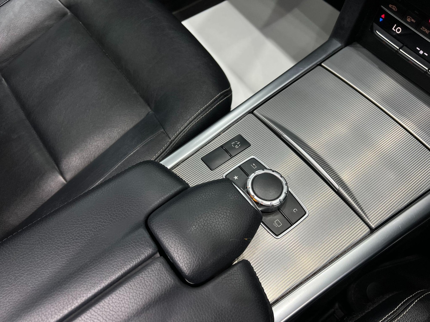 Used Mercedes-Benz E-Class 2016 for sale - 76041744: Photo 36