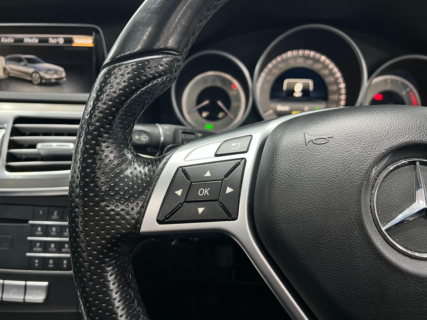 Used Mercedes-Benz E-Class 2016 for sale - 76041744: Photo 51