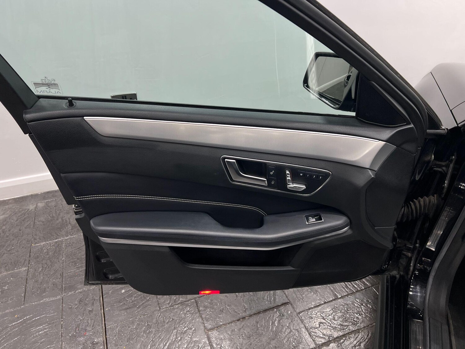 Used Mercedes-Benz E-Class 2016 for sale - 76041744: Photo 64