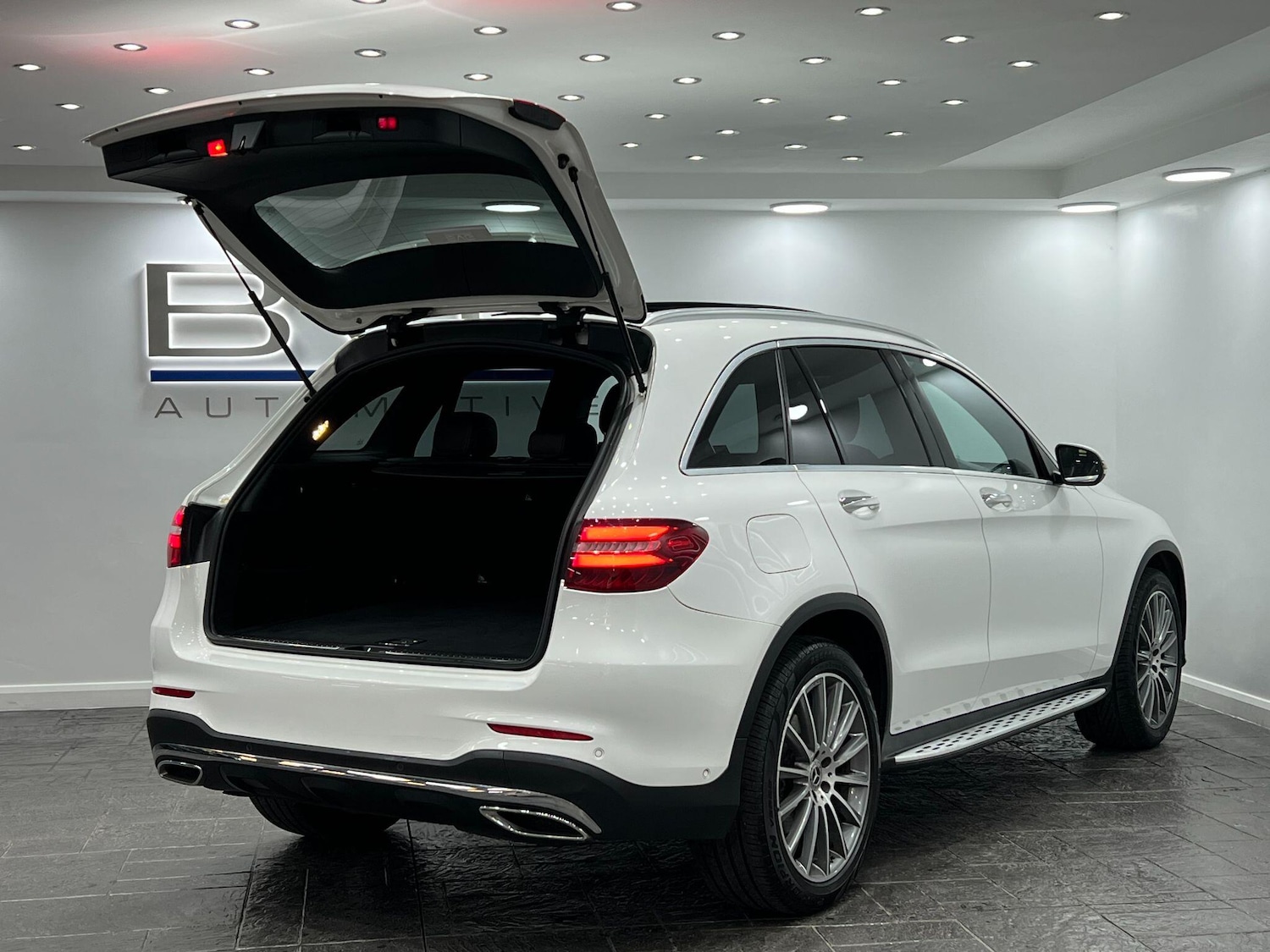 Used Mercedes-Benz GLC 2017 for sale - 77131035: Photo 77