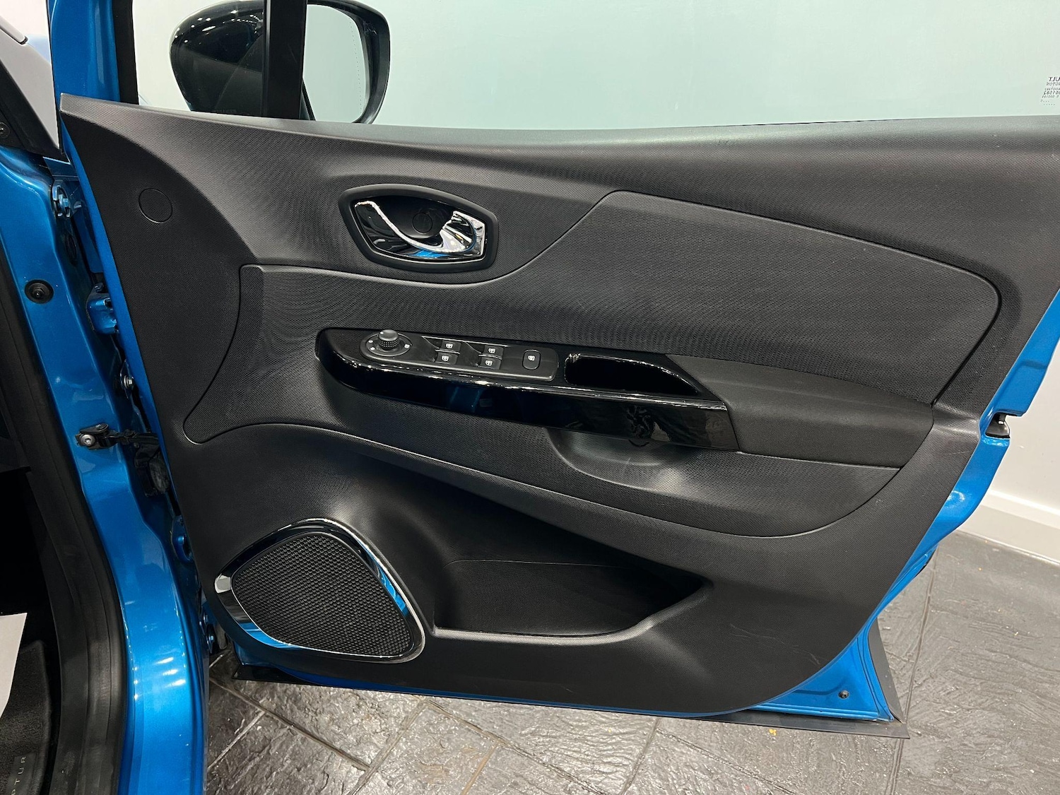 Used Renault Captur 2015 for sale - 77305749: Photo 28