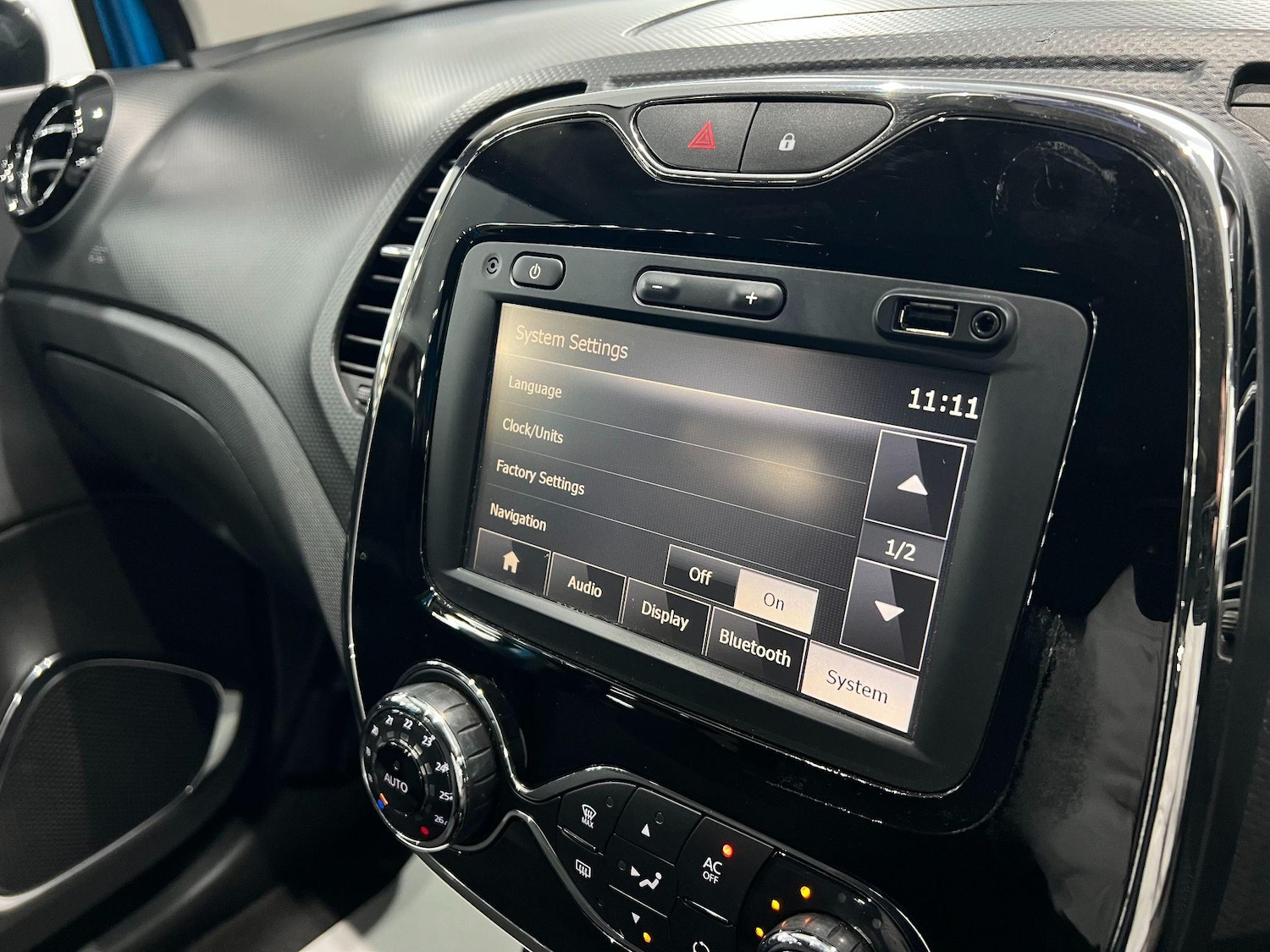 Used Renault Captur 2015 for sale - 77305749: Photo 40