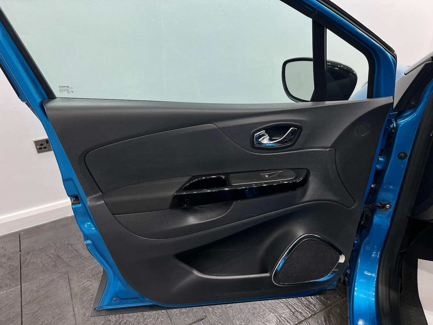 Used Renault Captur 2015 for sale - 77305749: Photo 52