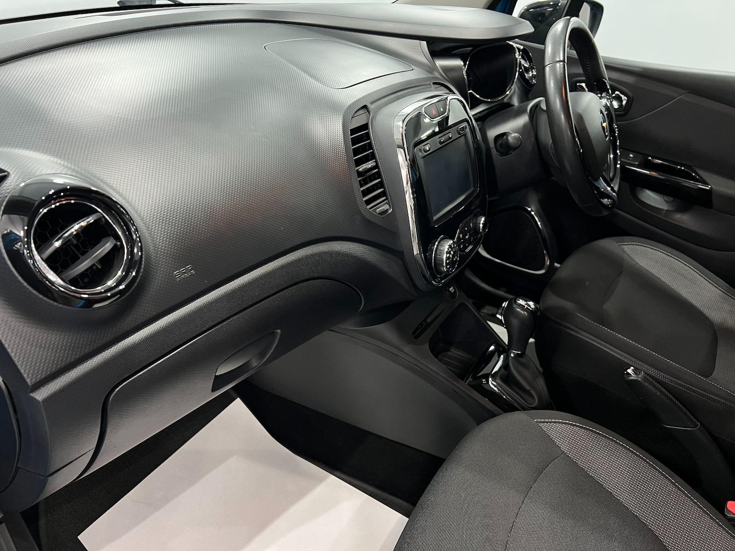 Used Renault Captur 2015 for sale - 77305749: Photo 54