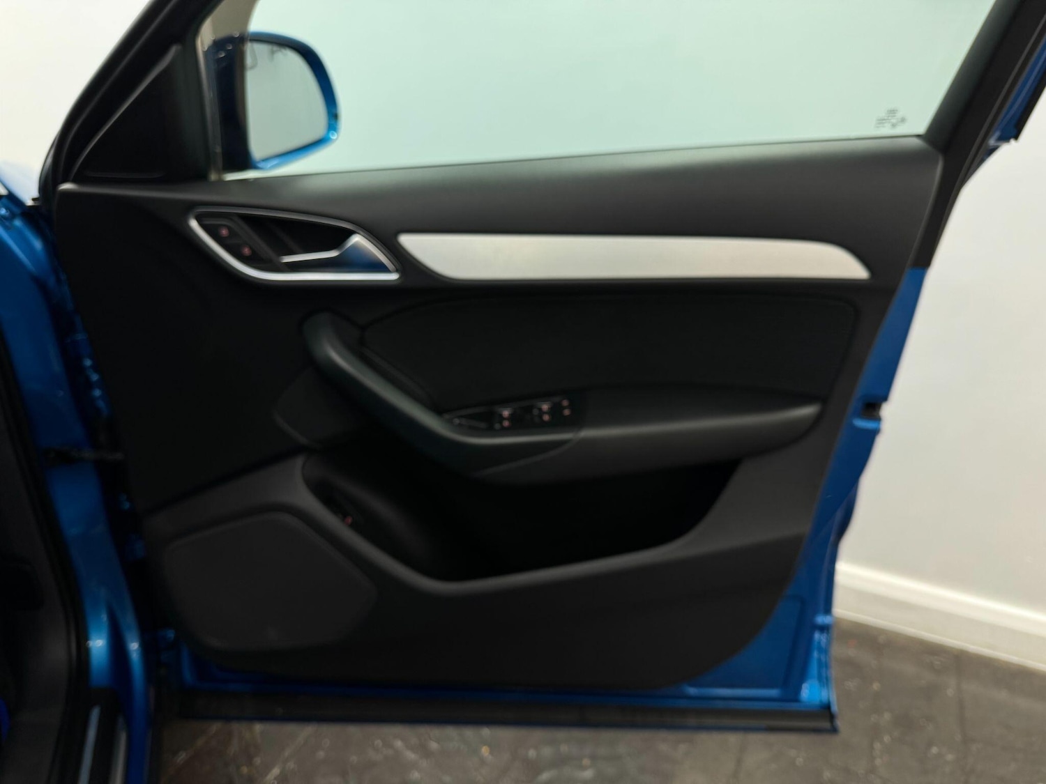 Used Audi Q3 2015 for sale - 77439831: Photo 26