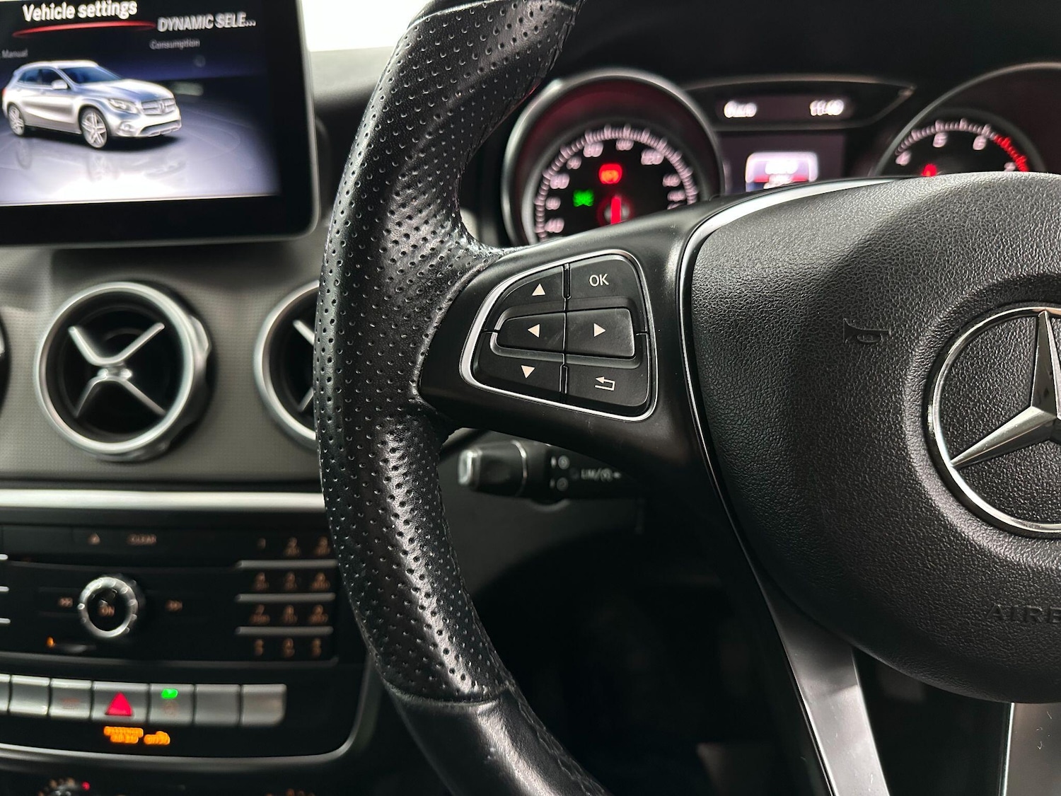 Used Mercedes-Benz GLA 2019 for sale - 76314702: Photo 44