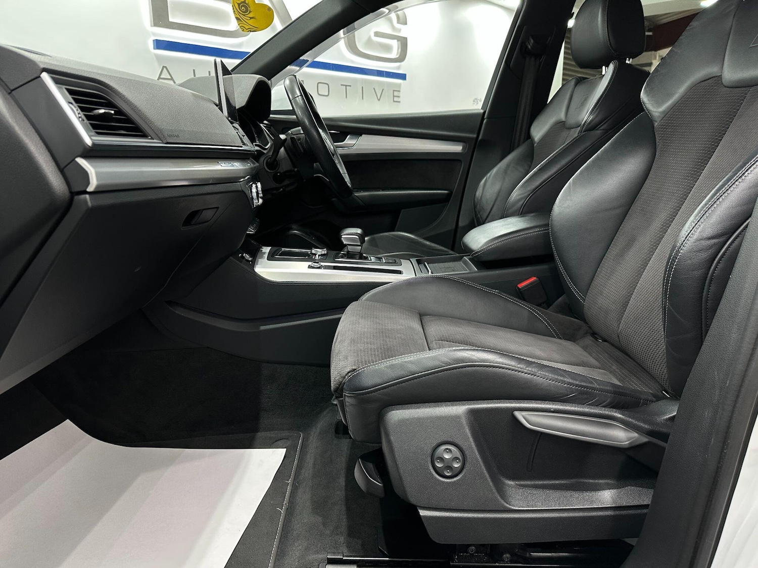 Used Audi Q5 2018 for sale - 76084121: Photo 60