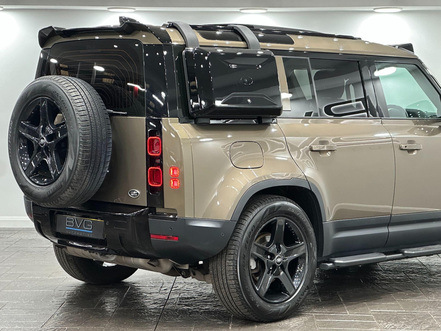 Used Land Rover Defender 110 2020 for sale - 76824720: Photo 21