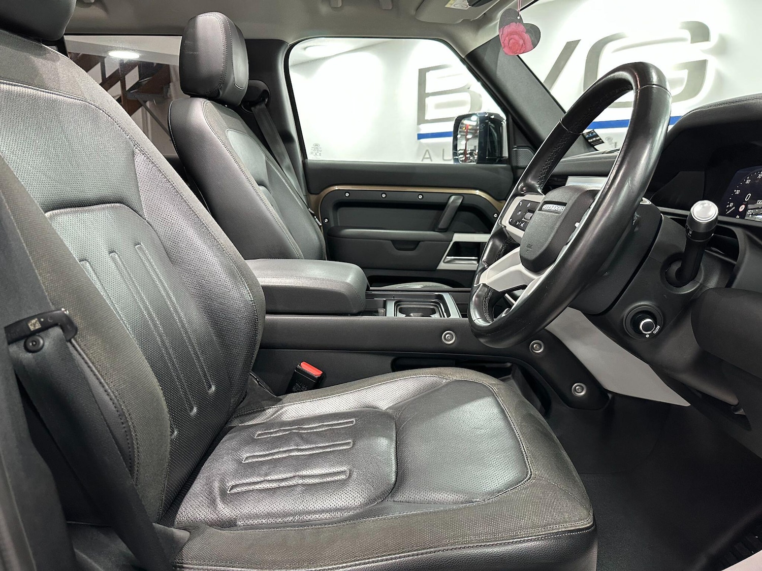 Used Land Rover Defender 110 2020 for sale - 76824720: Photo 31