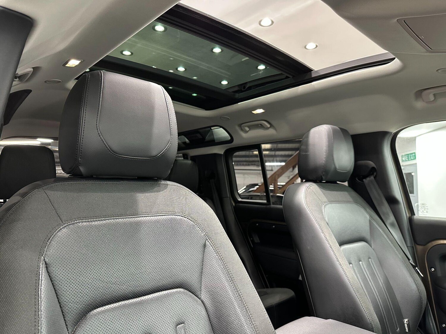 Used Land Rover Defender 110 2020 for sale - 76824720: Photo 32