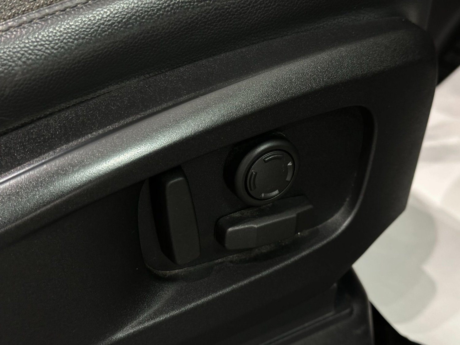 Used Land Rover Defender 110 2020 for sale - 76824720: Photo 33