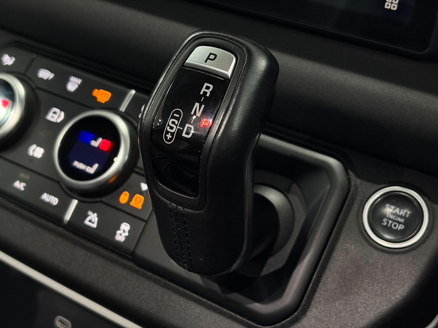 Used Land Rover Defender 110 2020 for sale - 76824720: Photo 51