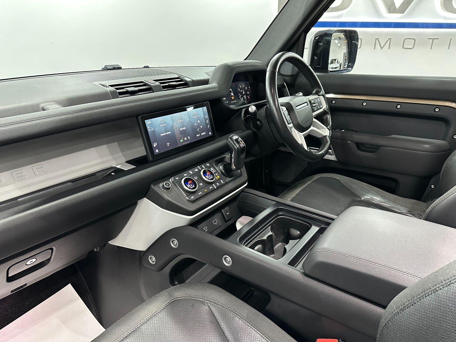 Used Land Rover Defender 110 2020 for sale - 76824720: Photo 64