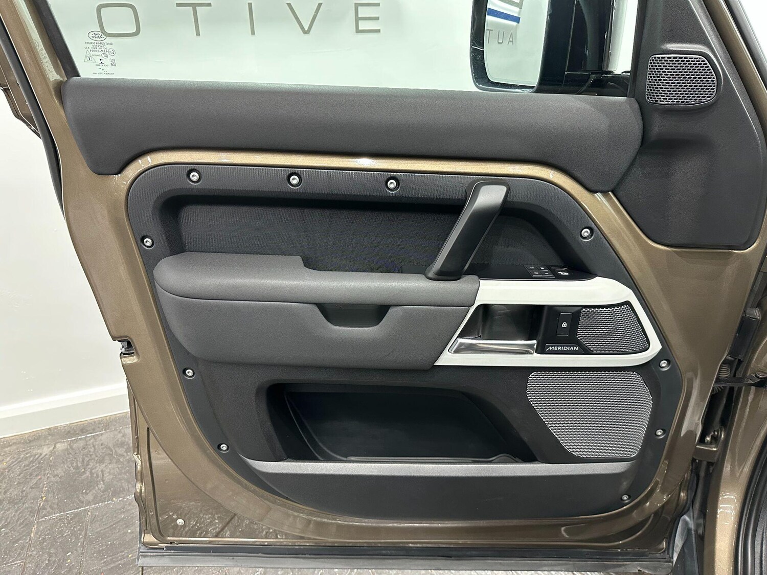 Used Land Rover Defender 110 2020 for sale - 76824720: Photo 66