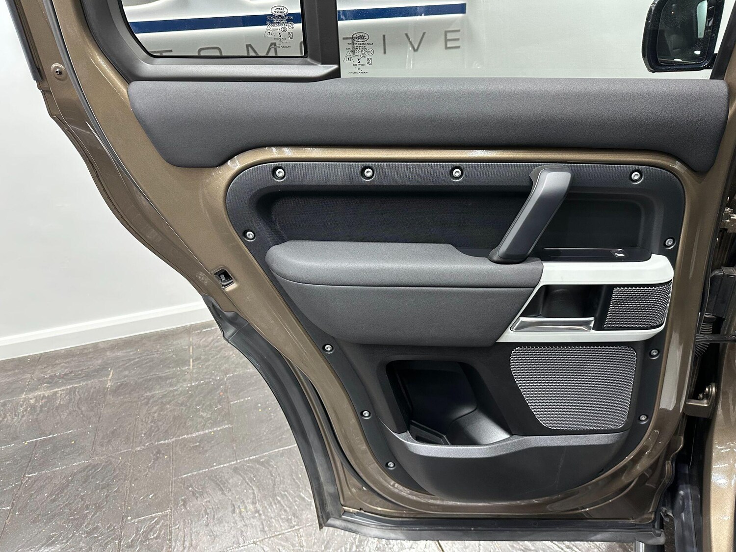 Used Land Rover Defender 110 2020 for sale - 76824720: Photo 70