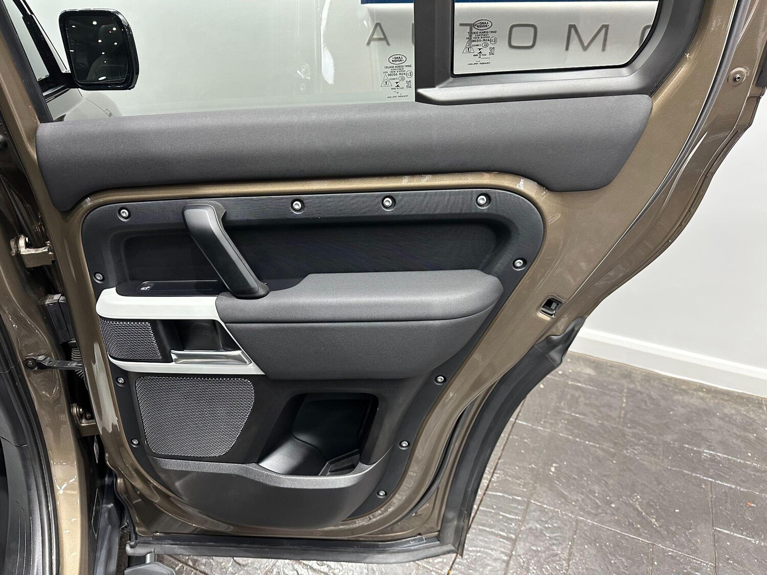 Used Land Rover Defender 110 2020 for sale - 76824720: Photo 75