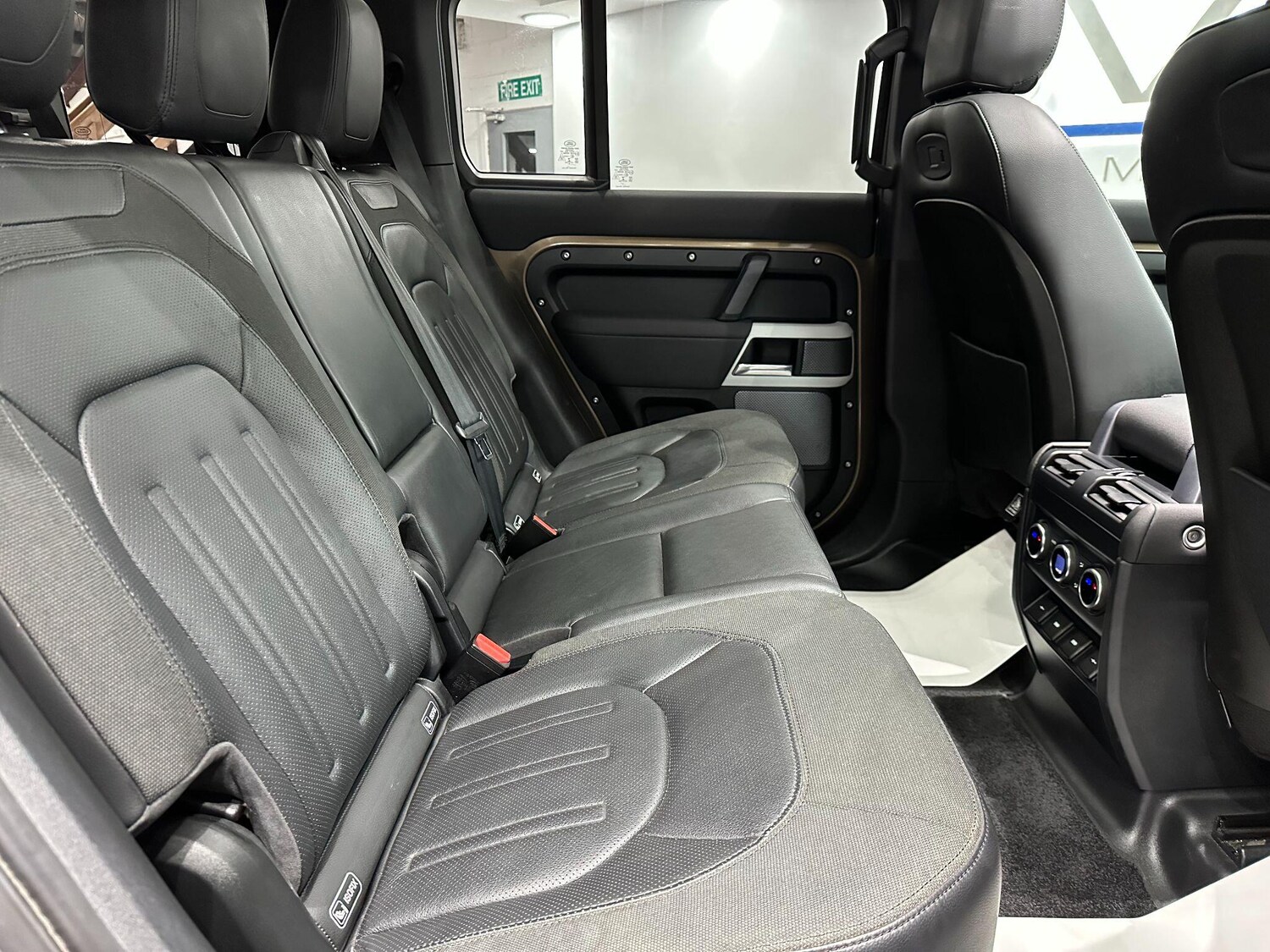 Used Land Rover Defender 110 2020 for sale - 76824720: Photo 76