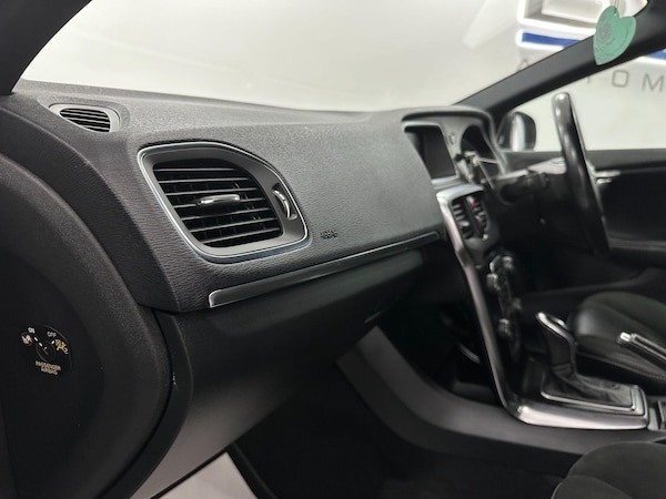 Used Volvo V40 2017 for sale - 76175223: Photo 46