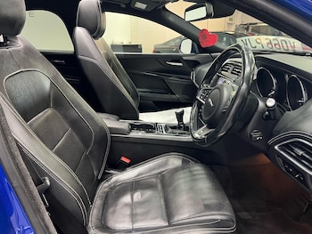 Used Jaguar XE 2016 for sale - 75564016: Photo