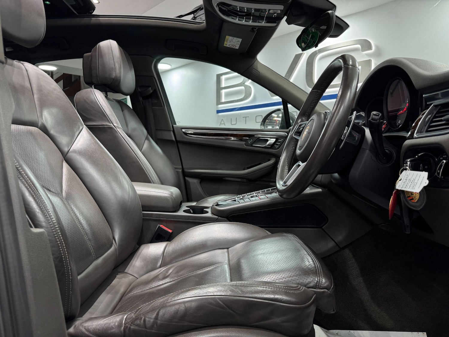 Used Porsche Macan 2015 for sale - 77469314: Photo 23