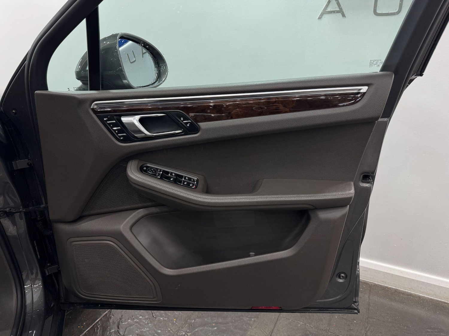 Used Porsche Macan 2015 for sale - 77469314: Photo 26