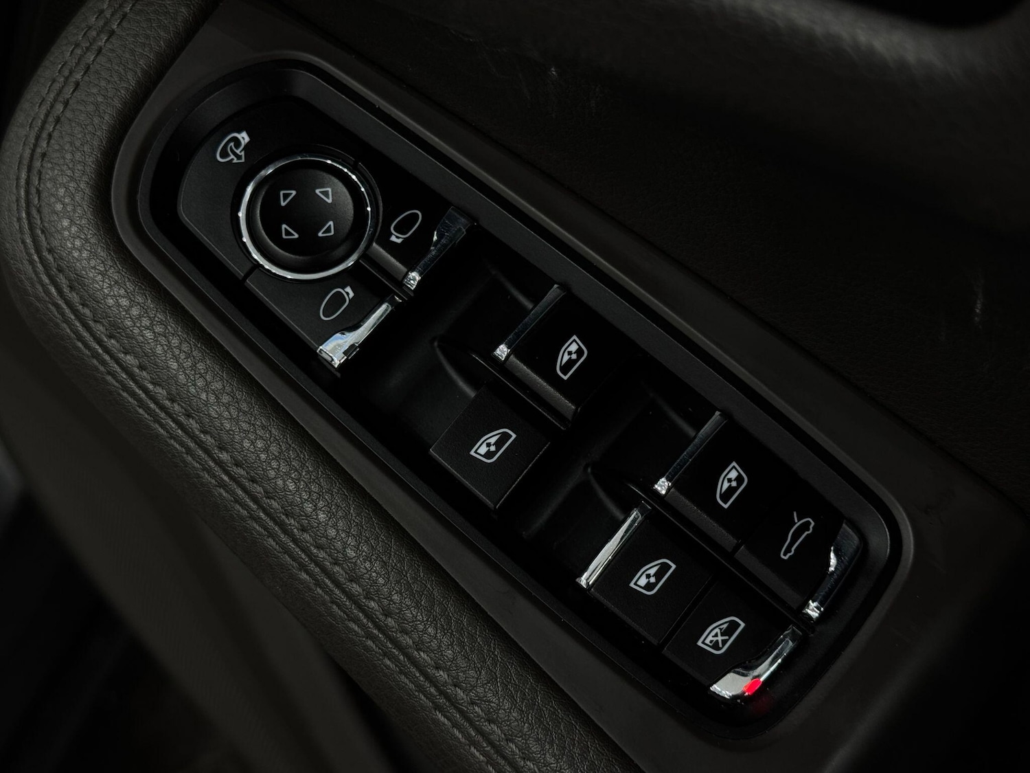 Used Porsche Macan 2015 for sale - 77469314: Photo 28