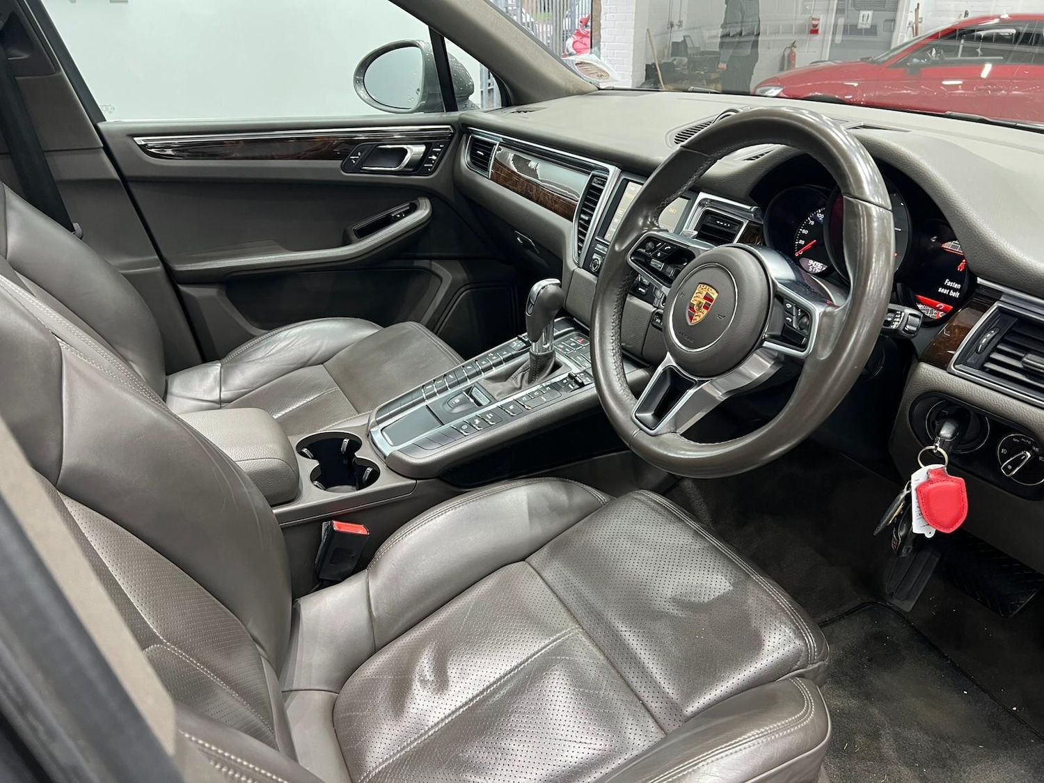 Used Porsche Macan for sale - 77469314: Photo 3