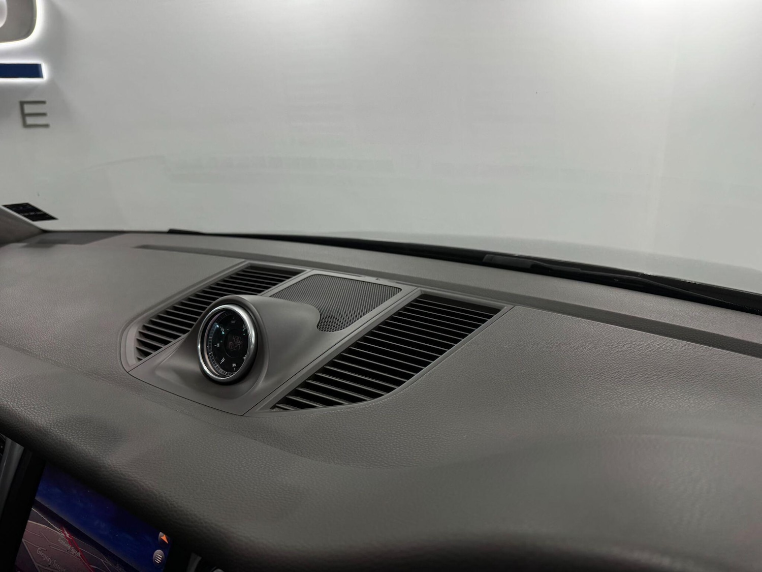 Used Porsche Macan 2015 for sale - 77469314: Photo 30